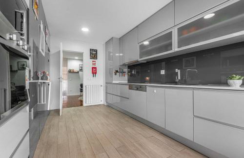 Castelo Point - 2BR Luxe Apartment in the Heart of Guimarães - Foto 11