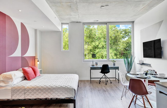 Design District Suites - Photo 27