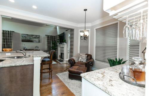 World Cup Stay Near Six Flags & Downtown - Foto 16