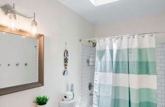 3BR Family Getaway Steps to Sand & Sun - Foto 16