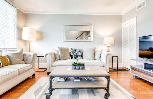 Brookwood Getaway Stock Tank Pool Outdoor Theater - Foto 1