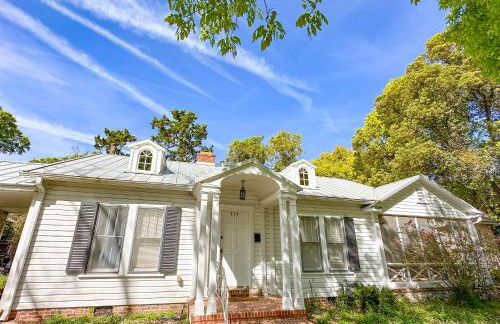 Adorable 1920s home near UF stadium sleeps 10 - Foto 1