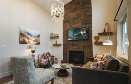 Valley View Resort Cabin 16, 1-Bed, Modern-Luxury with Hot Tub in Canaan Valley, WV - Photo 2