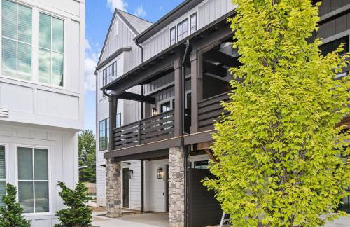 Luxe by the Lake - Pool Access - Photo 6