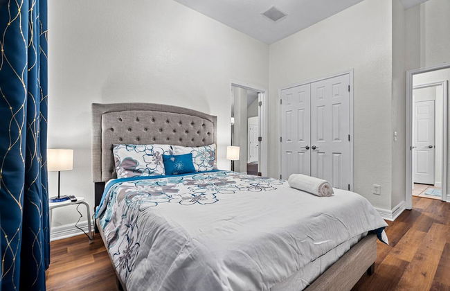 Stylish One Level Home Ping Pong Foosball Yard - Foto 26