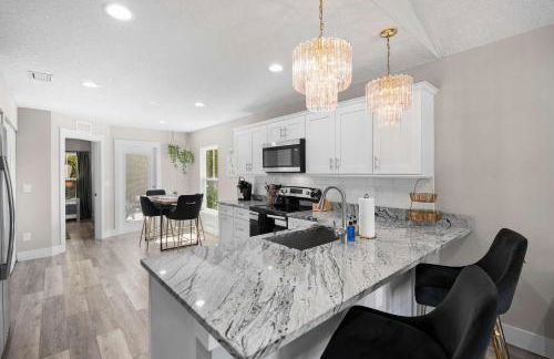 5 Minutes to Beach and Downtown Fire pit Grill - Foto 12