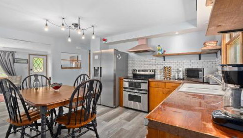 2BR Main Level Near Lake Pepin & Venues - Primrose - Foto 4, stove, toaster