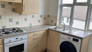 Modern 2 Bedroom Maisonette - Photo 3