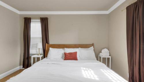 The Retro Pad - Large Yard and Foosball Table - Foto 2