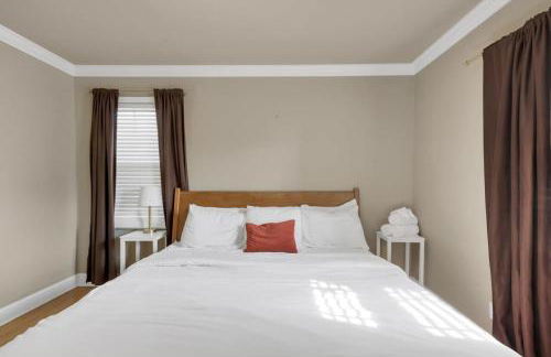 The Retro Pad - Large Yard and Foosball Table - Photo 2