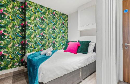 #115 ModernCity Escape Central Apartment- 10 mins to Royal Albert Dock Liverpool- Sleeps 4 - "Perfect for contractors and Families " - Foto 18