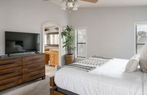 Champions Oasis Home - Near the Stadui2007m withPool & Grill - Photo 22