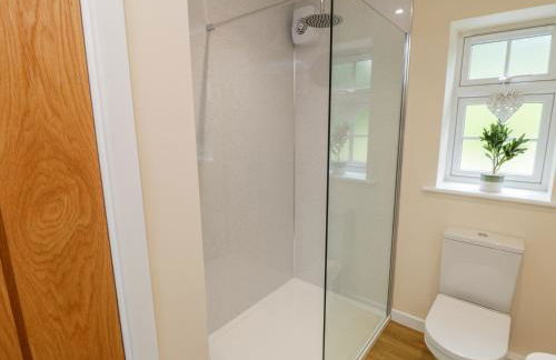 Ryedale Country Lodges - Willow Lodge - Photo 18