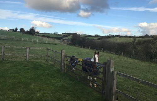 POPPY LUXURY LODGE Sleeps 8 at Fairview Farm, Ravenshead, Nottingham Near Sherwood Forest, Dog Friendly, Farm Stay great for wedding groups, families, Hen Do's, friends gatherings with amazing views - Foto 71