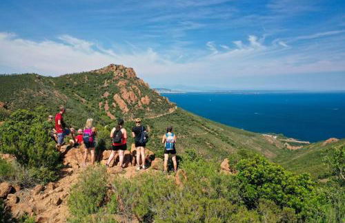 Dans un cadre d'exception, Vue mer panoramique à Agay Côte d'Azur, Village Vacances Cap Esterel, 2 chambres, avec jardin, golf, climatisation, Wifi, 5 piscines - Foto 38