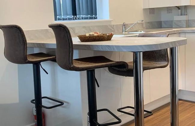 Stunning 2-bed Apartment in Grays - Photo 44