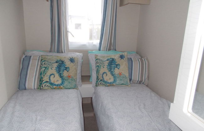 3 Bed Caravan - Sleeps 8 - Wifi - Parking - Foto 7