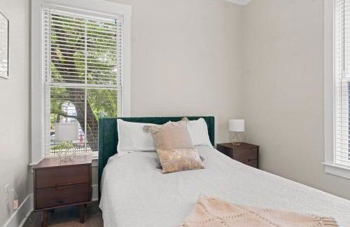 Renovated Dog Friendly Duplex Near Food & Fun Fully Fenced Yard and Private Parking - Foto 54