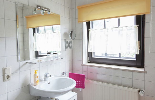 A Modern Apartment in the Hunsruck Region's Romantic Drohn Valley - Photo 43