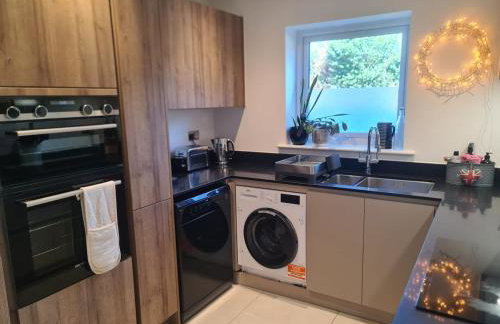 The Snuggery-Hot Tub-Free Parking-Accessible - Foto 18