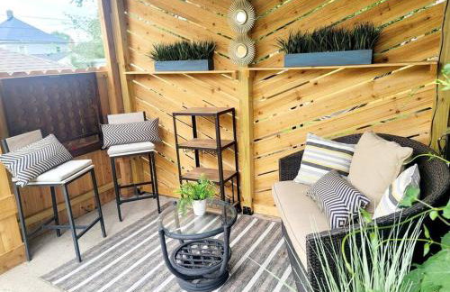 Joyful Bright1-BR , Fenced Pet Friendly Yard With Garage - Foto 1