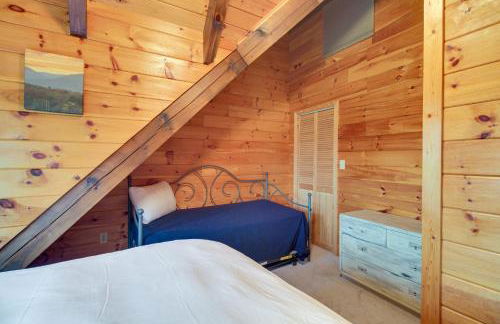 Peaceful Raphine Cottage with Deck and Fireplace! - Foto 14