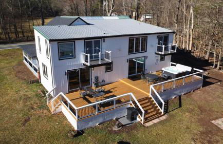 Catskills Escape Hot Tub Massage Chairs & Games - Foto 15