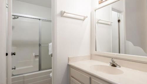 Crestview #3 bldg C 1 Bedroom plus Den / 2 Bathroom, close to town shuttle and short walk to village - Foto 5