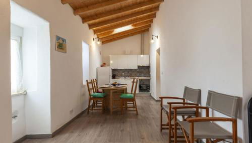 A28 - Castela Street Townhouse in Espiche - Foto 2