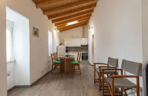 A28 - Castela Street Townhouse in Espiche - Foto 2