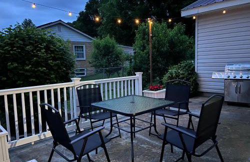 Cozy 3 Bedroom Home a short walk to Main Street Shadow Lake Dance Night Club - Foto 17