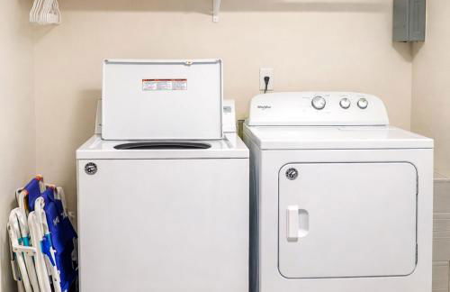 Vacation House, 2 Miles to Beach, Smart TVs, Grill - Foto 15