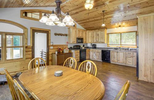Long Lake Cabin with Fire Pit and more! Pet-Friendly - Foto 7