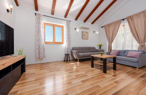 New! Holiday Home Tina with pool - Foto 23