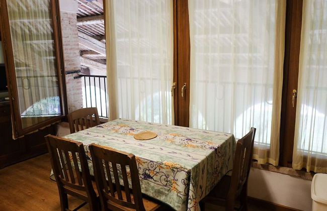 Tigli Apartment With two Bedrooms and one Bathroom on the Second Floor With 4 Metre Glass Window Apartment 6 - Foto 23