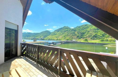 Stilvolle Wellness-Ferienwohnung in Neef Whirlpool, Sauna, Grill, Fitness, Billard & Moselblick - Photo 5