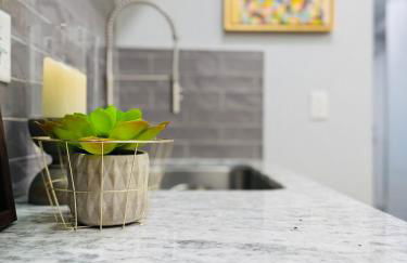 3BR Oasis DT ORL, Full Kitchen & Fenced Yard! - Foto 4