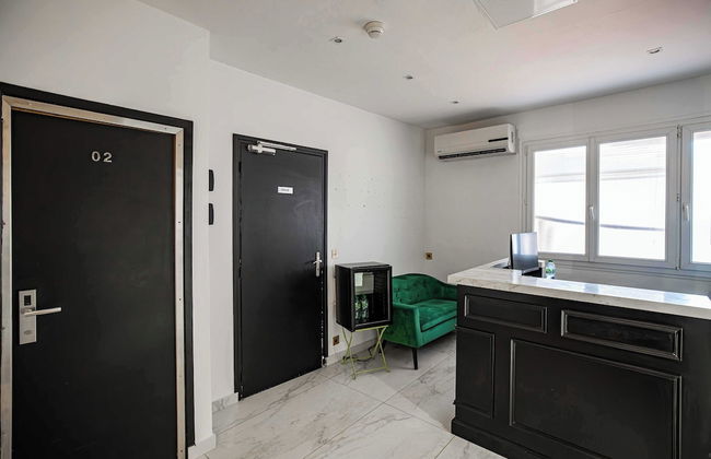 Hotel Avaton - Deluxe Bedroom With Private Balcony - Photo 7