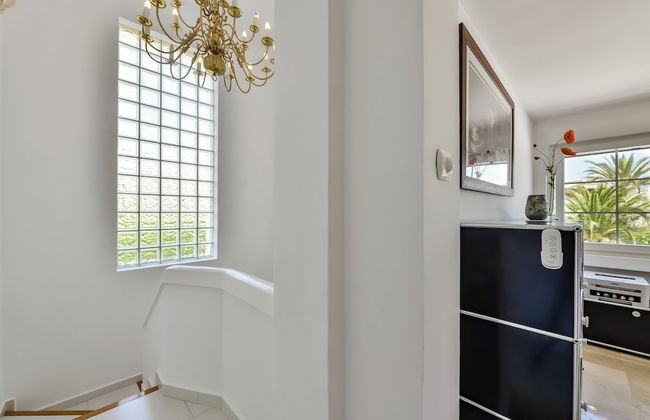 4bed Villa Sleeps 8- Pool, Garden, Bbq, Near Beach - Foto 23