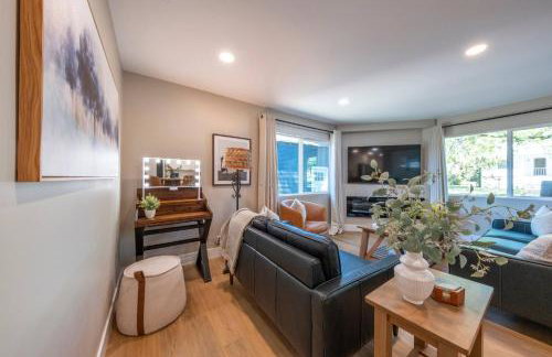 Folsom Old Town Escape • Cozy Cottage + Library - Foto 60