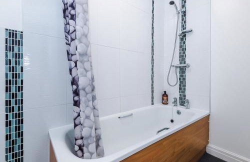 4BDR House By Eason Stays Short Lets Chorley - Foto 52