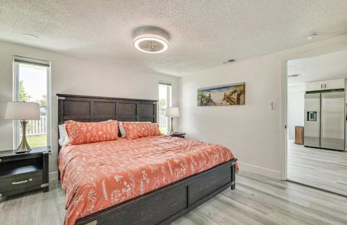 Canal Front Oasis w Heated Pool Close to the Beach - Foto 29