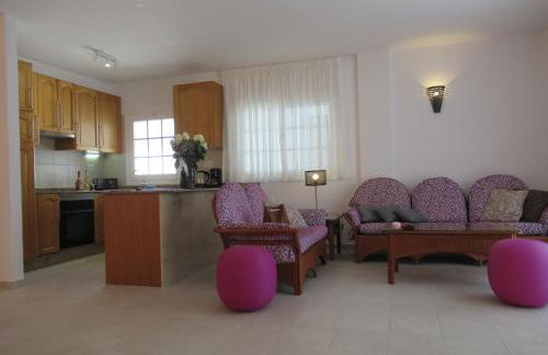 LAS ROSAS by RENTMEDANO Stunning luxury Chocolate Box villa with private heated pool & wifi - Foto 18
