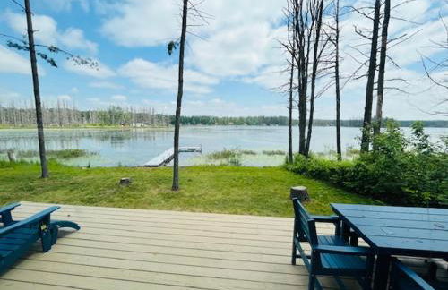 Gaylord Lakefront Cabin w Private Dock Fire Pit - Foto 7