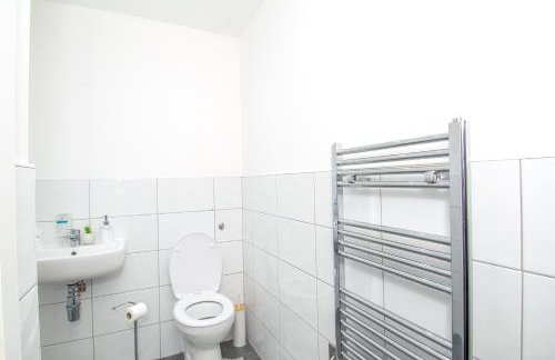 2BR Flat WiFi, Parking Contractors & Families - Foto 32