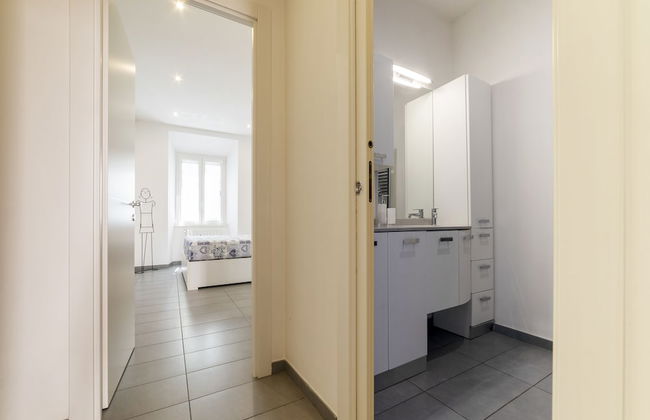 Porta Pia & Villa Torlonia Apartment with Balcony - Foto 20