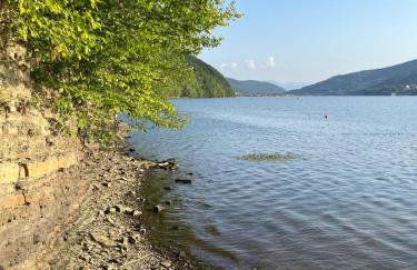 Domek nad jeziorem w górach - Foto 25