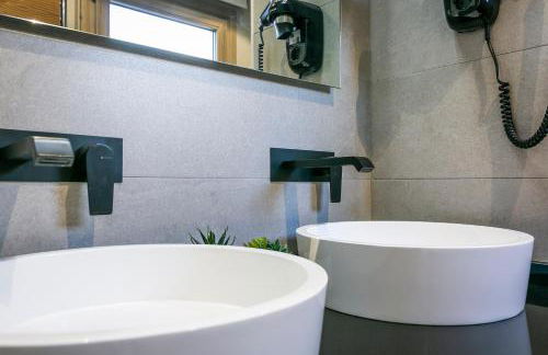 Aquitania Home Suites - Photo 57