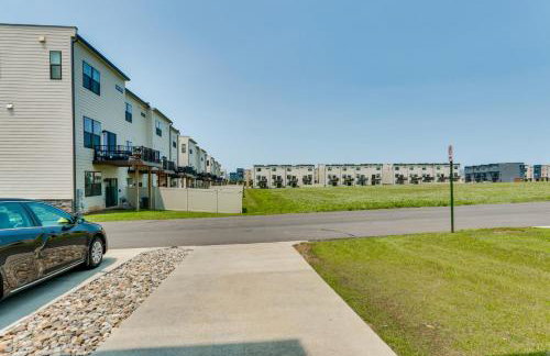 Frederick Townhome with Balcony, Close to Parks! - Foto 34