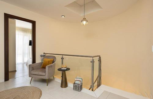 Hestia Grey Villa with Guest House & Private Pool - Foto 26